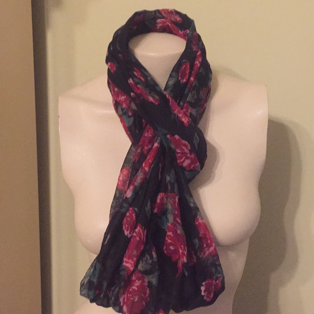 MUTLI-FUNCTIONAL FLORAL SCARF/WRAP🛍 - Picture 2 of 14
